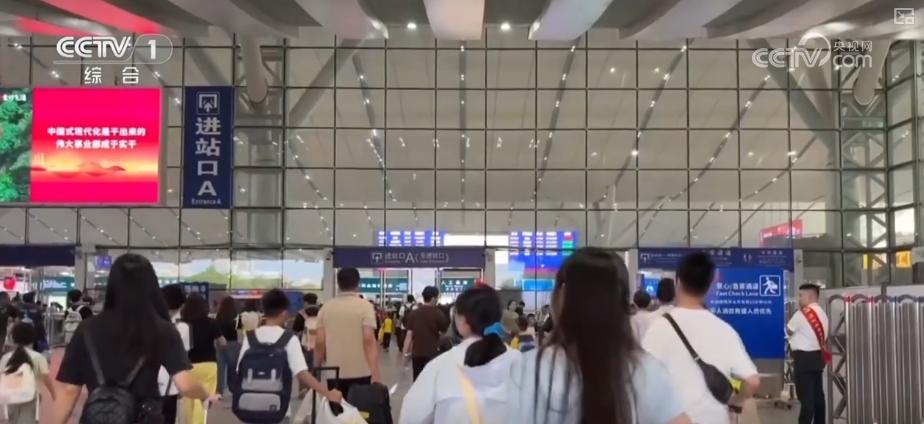 出行提示_自駕出行預(yù)測數(shù)據(jù)_2025國慶中秋假期交通出行情況