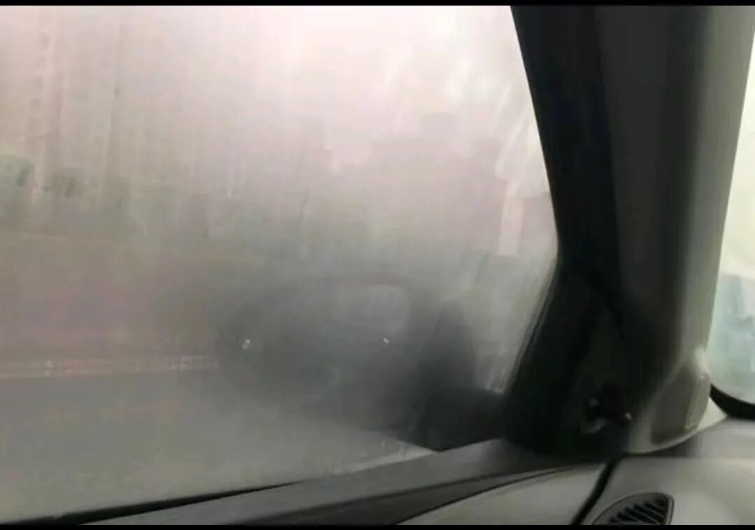 大風(fēng)天氣安全駕車_緊閉車門防風(fēng)沙_出行提示