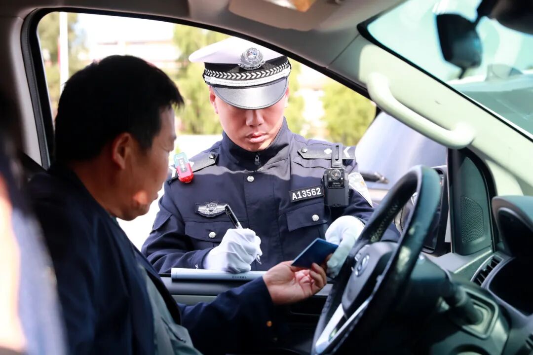 哈爾濱國(guó)慶返程車流高峰_出行提示_哈爾濱中秋假期返程交通管制