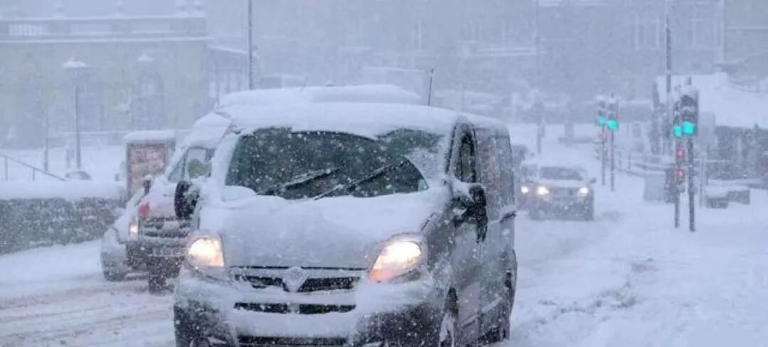 出行提示_駕車出行前的準(zhǔn)備_駕駛雪地車輛的安全技巧