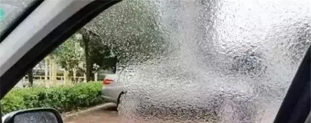 降雪天氣開車注意事項(xiàng)_出行提示_雪地行車安全技巧