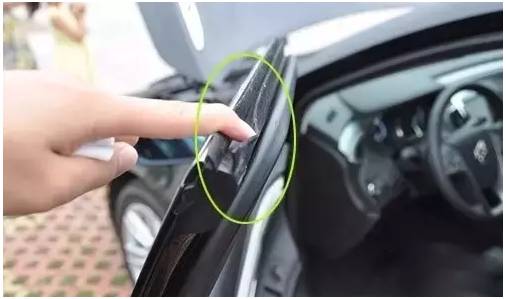 大風(fēng)天氣行車(chē)安全注意事項(xiàng)_大風(fēng)天氣車(chē)輛行駛技巧_出行提示