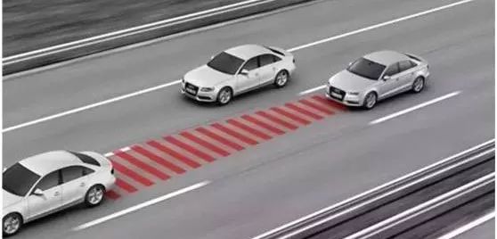 大風(fēng)天氣車(chē)輛行駛技巧_出行提示_大風(fēng)天氣行車(chē)安全注意事項(xiàng)