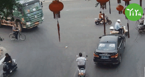 出行提示_老年人交通安全知識(shí)_老年人交通安全出行