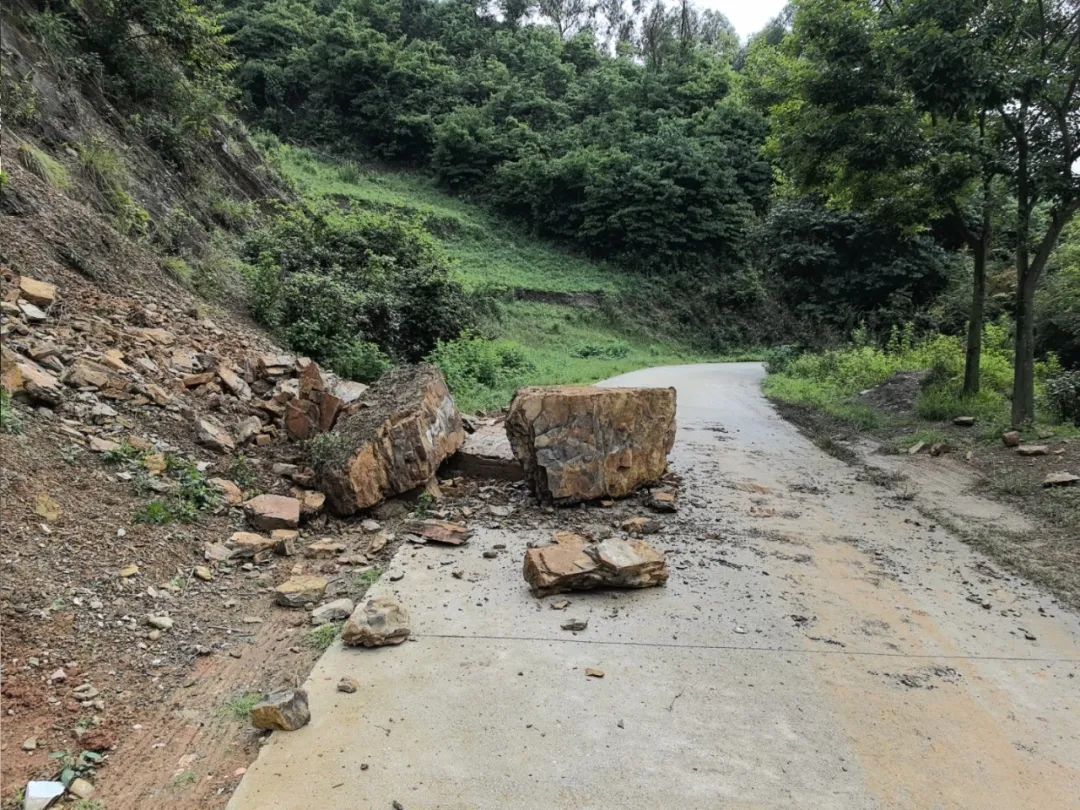 雨季汛期交通安全提示_出行提示_石林縣雨季道路隱患點