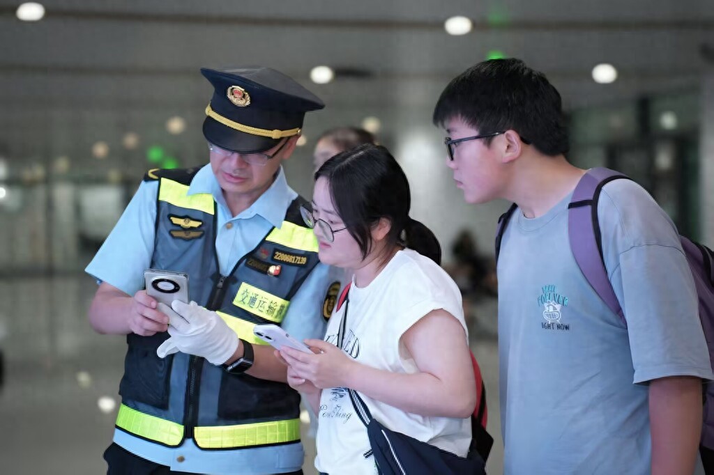 出行提示_網(wǎng)約車非法營運查處_重慶東站交通執(zhí)法