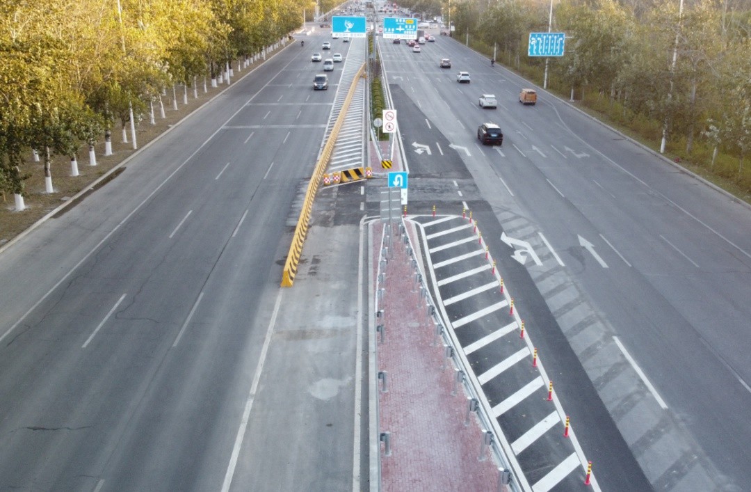 尾號限行提示 機動車尾號1和6限行 出行提示外環(huán)西路與北辰西道交口_出行提示