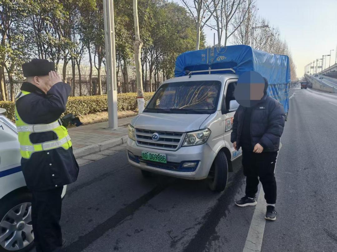 禁行_禁行標(biāo)識(shí)牌圖片大全_禁行的拼音